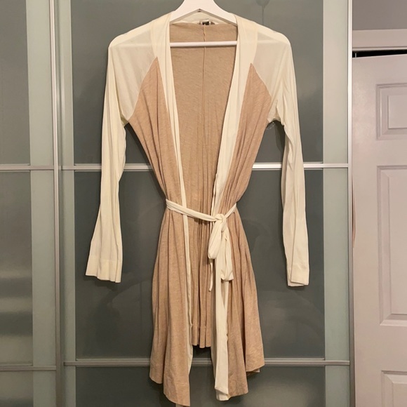 Aerie Robe - Picture 1 of 6